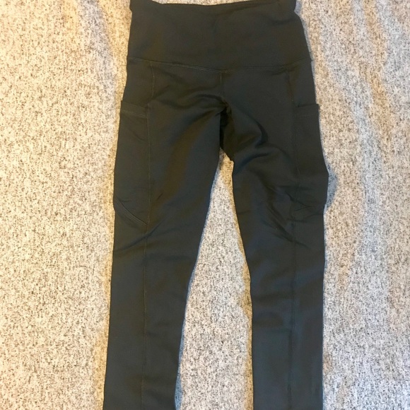 90 Degree Black Workout Capri w/Pockets-Size:XS - Picture 2 of 5